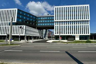 DAS HAFENPORTAL I BÜROFLÄCHEN