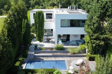 Exklusive Architektenvilla in Ruhelage mit Fernblick