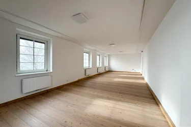 Attraktive Büroräumlichkeiten direkt im Zentrum von Kirchberg-Thening