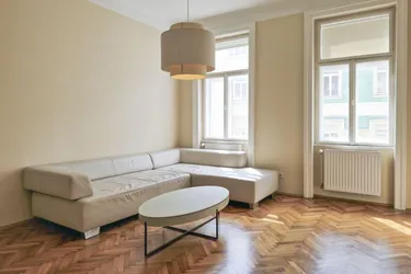 TOPLAGE IN WÄHRING - KLOSTERGASSE 12: HELLE 3-ZIMMER-ALTBAUWONHUNG IN WUNDERSCHÖNEM STILALTBAU!
