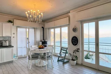 Charmante Wohnung mit spektakulärem Meerblick