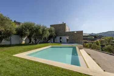 Spektakuläre moderne Villa mit wunderschönem Privatpool &amp; eindrucksvollem Panoramablick