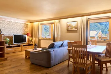 Großzügige Wohnung, auch zur individuellen touristischen Vermietung, mit Balkon und Traumblick in der Leutasch