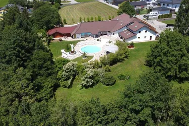 ID 903 Exklusive Landhausvilla auf großem Grundstück im Bezirk Vöcklabruck