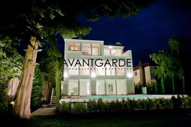 Luxuriöse, moderne Villa in Top-Lage