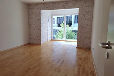 2-Zimmer-Wohnung, WG geeignet (BAURECHT)