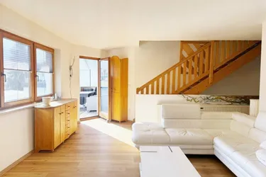 Großzügige Wohnung mit zwei sonnigen Balkonen