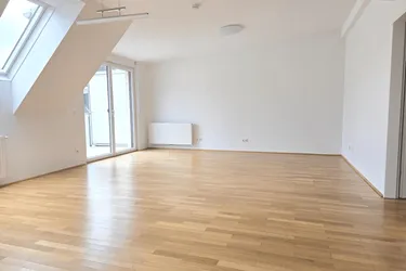 Sehr schicke und herrlich sonnige DG-Wohnung in sehr beliebter Lage