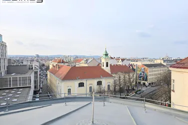 ÜBER DEN DÄCHERN VON WIEN: IHR ROHDIAMANT MIT PANORAMABLICK - EXKLUSIVES DACHGESCHOSSJUWEL IN BESTLAGE