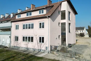 Mehrfamilien-/Bürohaus in zentraler Lage