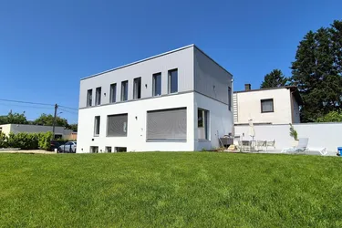 Langenzersdorf: Modernes Designer-Einfamilienhaus auf Eigengrund