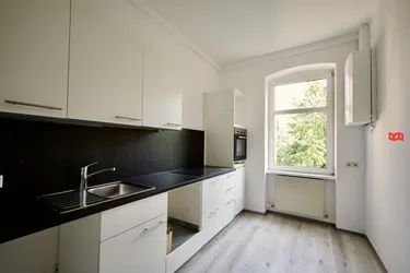 Komfortable Altbau Wohnung im Zentrum