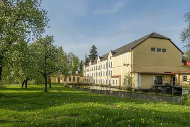 Lagerflächen mit Büro in historischer Mühle (Vierkanthof) mit günstiger Pauschalmiete (inkl. Betriebskosten) nähe Gewerbepark Franzosenhausweg bei der A7-Abfahrt richtung Linz in St.Martin/Traun