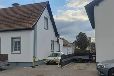 Fast geschenkt für Nur 360.000.- Nettes Haus in sehr guter Kremser Lage mit 2 unabhängigen Eingängen