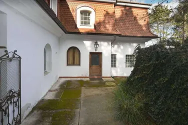 Eine Villa mit viel Potential und einzigartigem Charme in bester Lage jetzt reduziert!!!