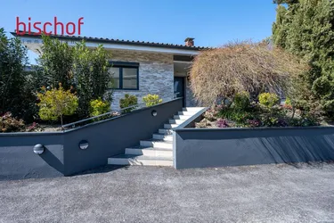Schönes Haus mit großer Garage/Lager zu verkaufen