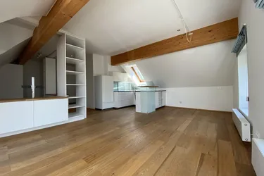 Reizendes Dachgeschoss-Loft mit tollem Ausblick