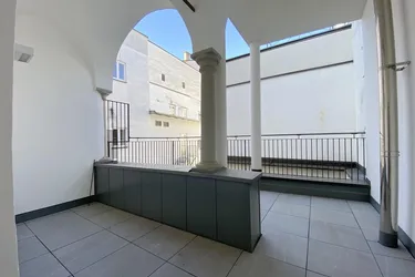 Altbauwohnung mit Terrasse im Zentrum, hochwertig saniert, barrierefrei erreichbar