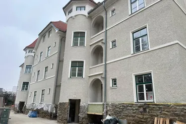 Seminarraum mit 2 Eingängen (auch als 2 separate Seminarräume 36 Personen nutzbar)