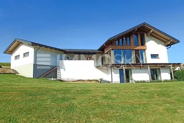 TRAUMHAUS IM GRÜNEN, MIT GROSSEM GARTEN UND BESONDEREM FLAIR!!!
