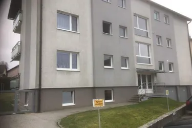 Expose Neuwertige, sonnige Eigentumswohnung in Schrems