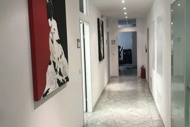 Repräsentativ, zentral und teilweise eingerichtet - Büro-Untervermietung in edlem Stilzinshaus in ALT-Hietzing.