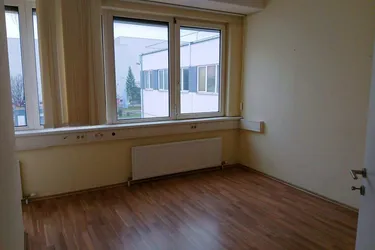 Moderne Bürofläche im Company-Building