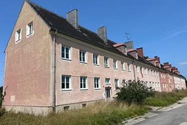 Tolle Wohnanlage mit genehmigten Plan zur Weiterentwicklung!