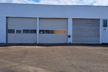 330m² LKW-Werkstätte und Lager Nur € 4,90/m² !