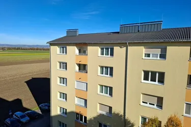prompt Verfügbar!- Garage möglich Familien freundlich und 2 Min zum Einkauf/Bahnhof