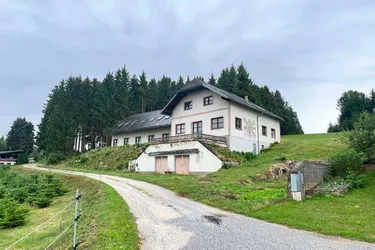 Großzügiges Landhaus in Streusiedlungslage
