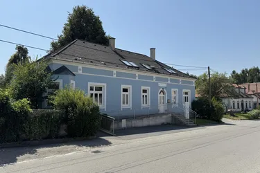 Ehemaliges Ärztehaus mit Wohnung