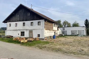 großer Baugrund mit sehr altem Bauernhaus! Eine Investitionsmöglichkeit für kreative Köpfe!