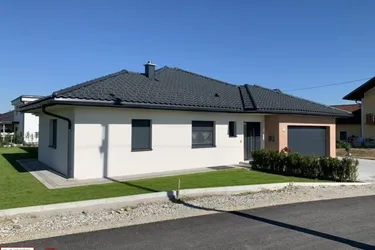 PI BAU baut für Sie einen Stilvollen Bungalow auf Ihrem Grundstück !