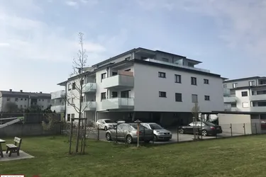 Die perfekte Familienwohnung mit 2 großzügigen Balkonen &amp; Carport!