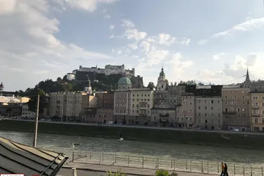 Exklusive in Salzburg: Eigentumswohnung mit Terrasse Top Ausstattung in einer kleinen Wohnanlage !
