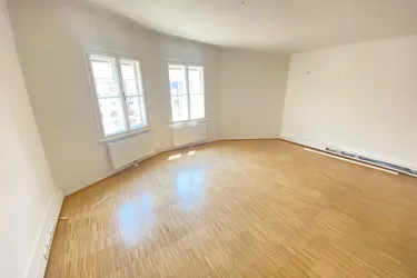 KLIMATISIERTE BÜROFLÄCHE MIT PARKPLÄTZEN - MOZARTSTRASSE/LANDSTRASSE