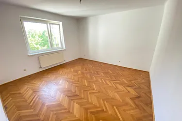GEPFLEGTE 2 ZIMMERWOHNUNG - NÄHE HERZ JESU KIRCHE