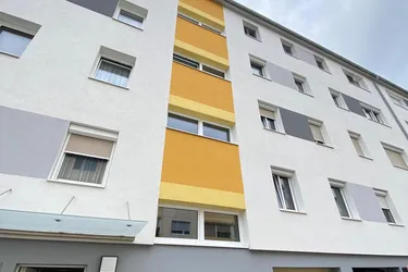 RENOVIERTE 3 ZIMMERWOHNUNG MIT LOGGIA UND GARAGE