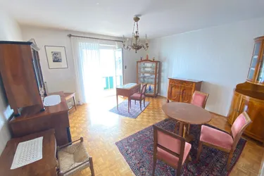 RENOVIERUNGSBEDÜRFTIGE WOHNUNG MIT BALKON UND GARAGE IN NEUHOFEN/KREMS