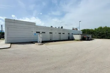 Klagenfurt - Gewerbeliegenschaft zu mieten (Geschäftslokal - Einstellhalle - Freiflächen - Parkplätze)