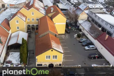 Vielfältiger Gasthof mit Festsaal, 24 Zimmer und riesige Freifläche
