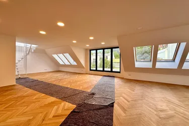 Wirklich sehenswert! Ruhige gartenseitige 181 m² Dachgeschoßwohnung auf einer Ebene mit Terrasse auf Wohnebene+100 m² Gründachterrasse