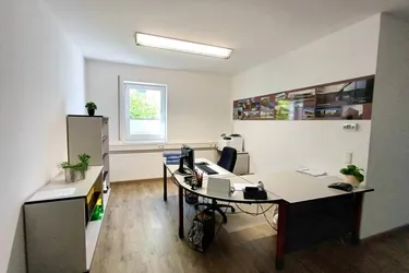 BÜRO/PRAXIS/KANZLEI - PROVISIONSFREI - IN URFAHR ZU MIETEN - 95 m²!