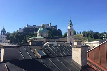 Genießen Sie atemberaubende Sonnenuntergänge auf der Dachterrasse - mitten in der Altstadt!