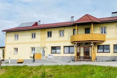 Renditeobjekt in Aich: Zinshaus mit 20 Zimmern für 400.000 € – Ihre Investition!