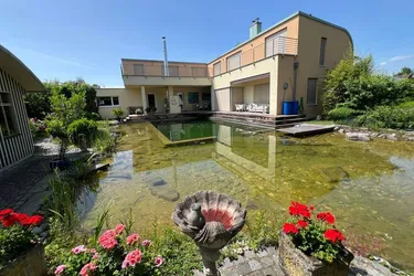 Unterhaus zwischen Enns und Kronstorf: Traum-Villa mit großem Garten