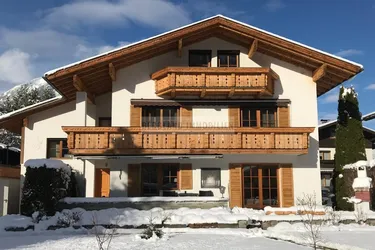 Wohnhaus mit Privatzimmervermietung in sonniger Lage in der Zugspitzarena.
