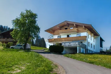 102 m² Dachgeschosswohnung in Fieberbrunn – Wohnen am Bauernhof in Traumlage