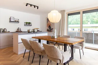 Erstbezug: 112 m² Dachgeschosswohnung mit Traumterrasse &amp; 2 Tiefgaragenplätze in Erpfendorf